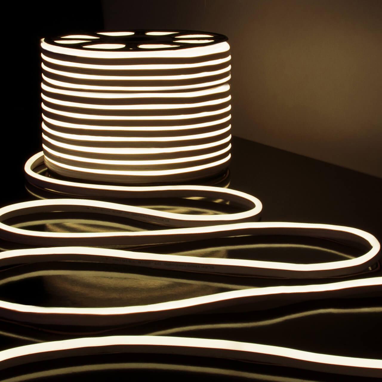 фото гибкий неон elektrostandard 9,6w/m 120led/m 2835smd дневной белый 50m a052994 | 220svet.ru