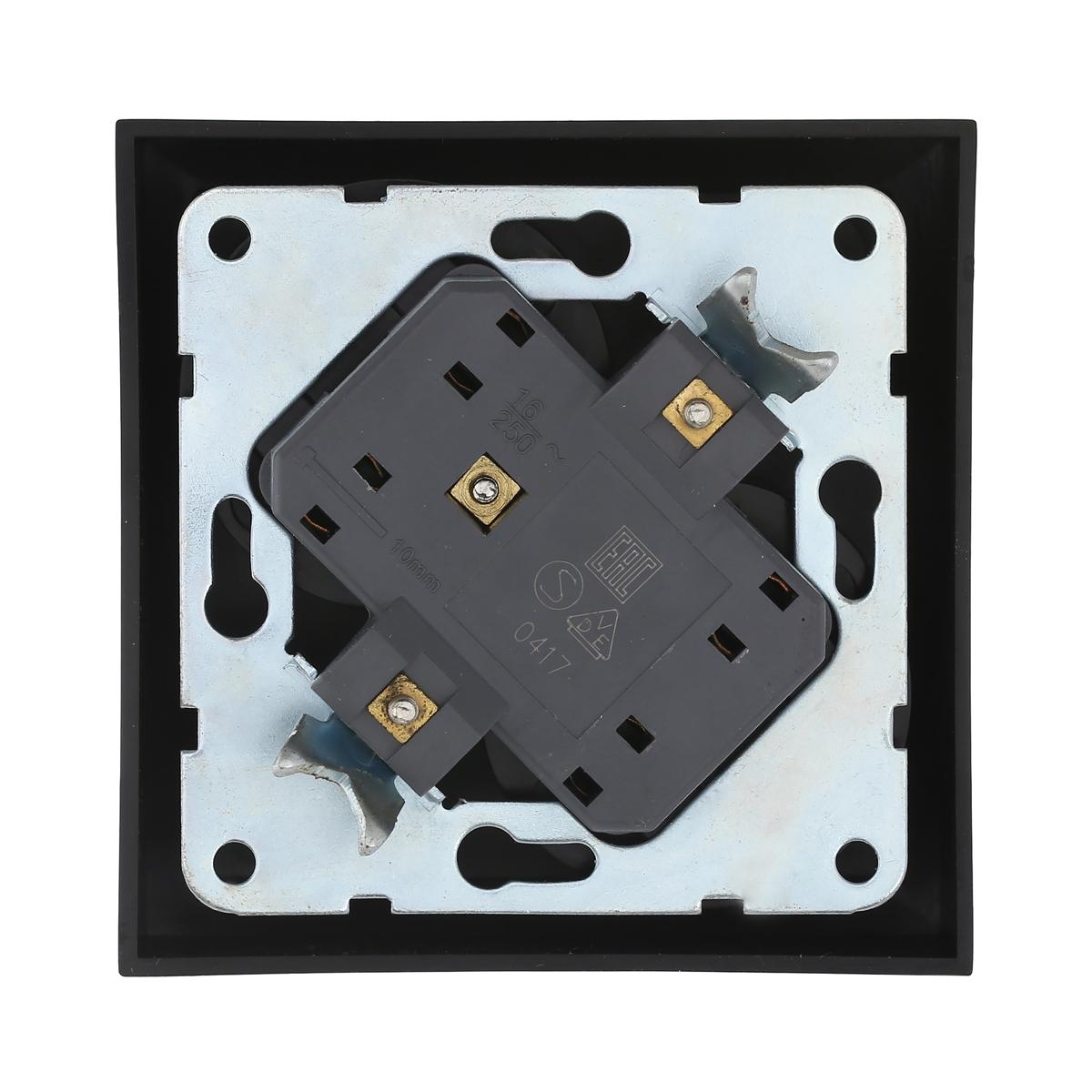 фото розетка lk studio двойная без з/к, со шторками (серебристый металлик) lk60 863603-1 | 220svet.ru